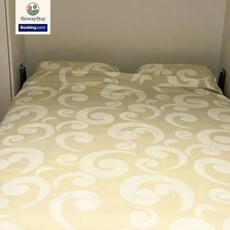 Sea View 1 Bedroom Flat With Pool - Ideal For Couples & Families By Slowaystay & Short Term 公寓 *