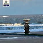 Apartment Sea View 1 Bedroom Flat With Pool - Ideal For Couples & Families By Slowaystay & Short Term