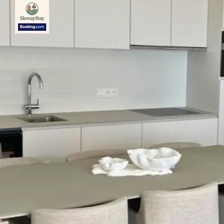 Sea View 1 Bedroom Flat With Pool - Ideal For Couples & Families By Slowaystay & Short Term Апартаменты *