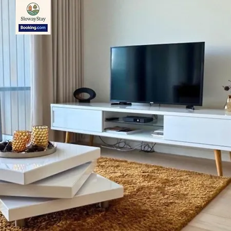 Апартаменты Sea View 1 Bedroom Flat With Pool - Ideal For Couples & Families By Slowaystay & Short Term Остенде