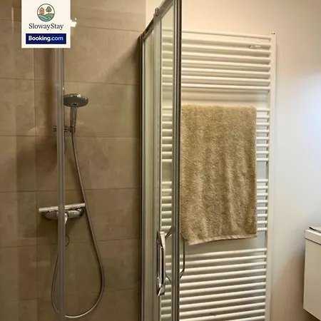 Apartment Elegant One Bedroom With Sea Views & Pool By Slowaystay Serviced & Short Lets
