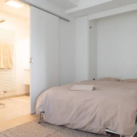 Sea View 1 Bedroom Flat With Pool - Ideal For Couples & Families By Slowaystay & Short Term Oostende